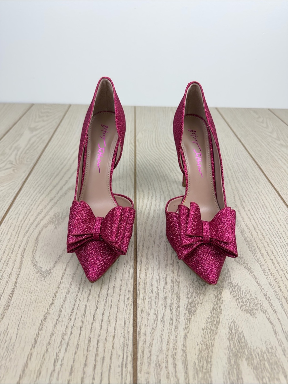 Betsey Johnson Women's Prince d'Orsay Bow Evening Pumps 7M Fuchsia Pink $89 - Picture 2 of 8